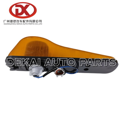 8-97221813-0 Części do samochodów ciężarowych ISUZU 8972218130 Lampa drzwi 8972218140 8-97221814-0