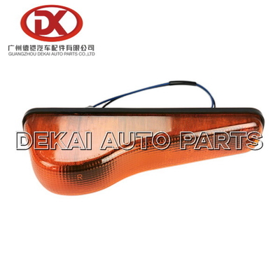 8-97221813-0 Części do samochodów ciężarowych ISUZU 8972218130 Lampa drzwi 8972218140 8-97221814-0