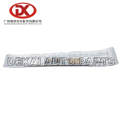 ISUZU 700P 4HK1 NPR przedni zderzak 8974056341 8974056270 8 97405634 1