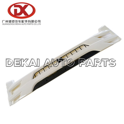 Części nadwozia ISUZU Białe przednie grille 8974289771 Grill NPR 75 L = 133 NOWOŚĆ